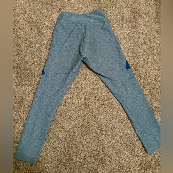 OUTDOOR VOICES Blue Two-Tone 7/8 Colorblock Leggings - Picture 5 of 6